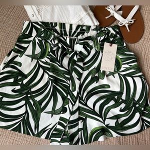 Elaine Rose tropical shorts NWT , Size L